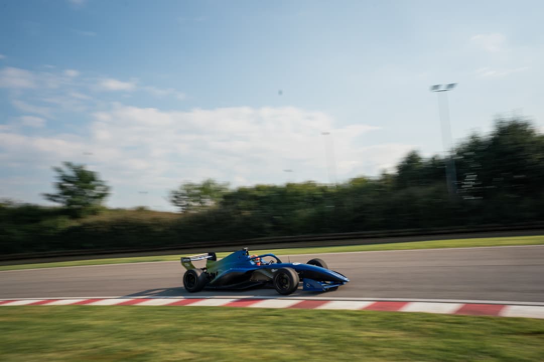 La nuova Tatuus T-326 debutta in Formula Regional Middle East