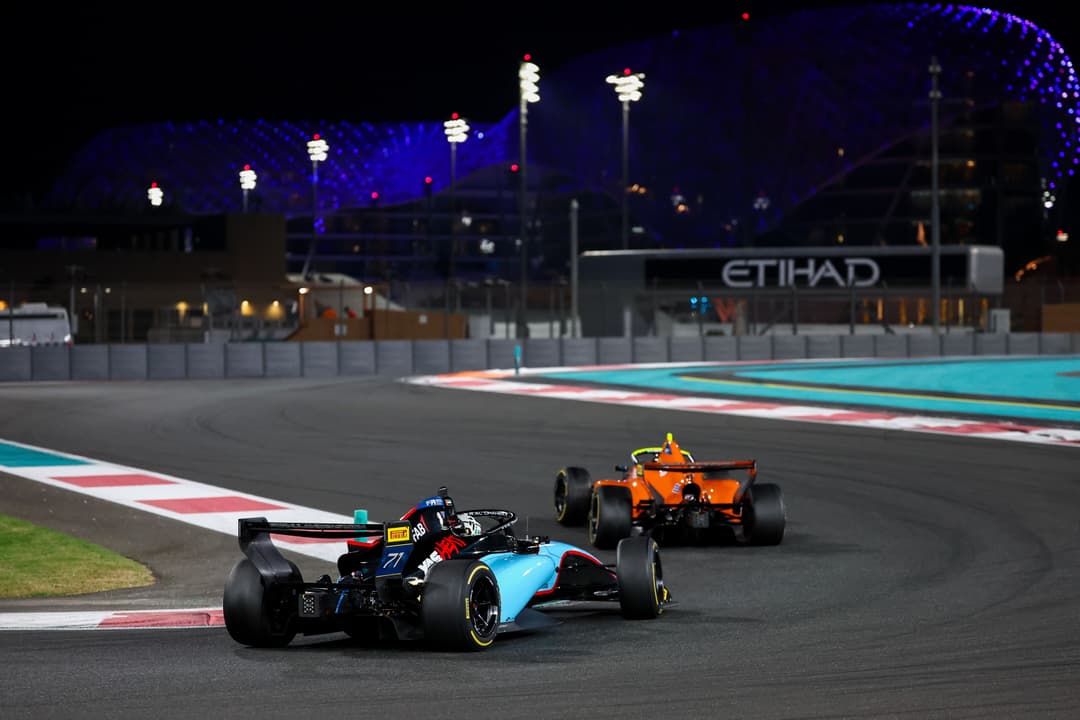 Il debutto della nuova Tatuus T-326 tra le luci di Yas Marina